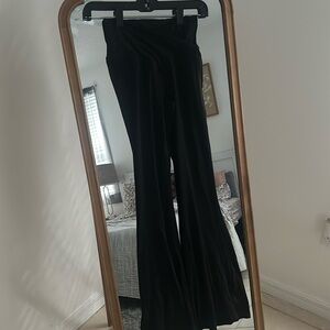 Aerie Real Me High Waisted Crossover Rib Super Flare Legging *never worn*